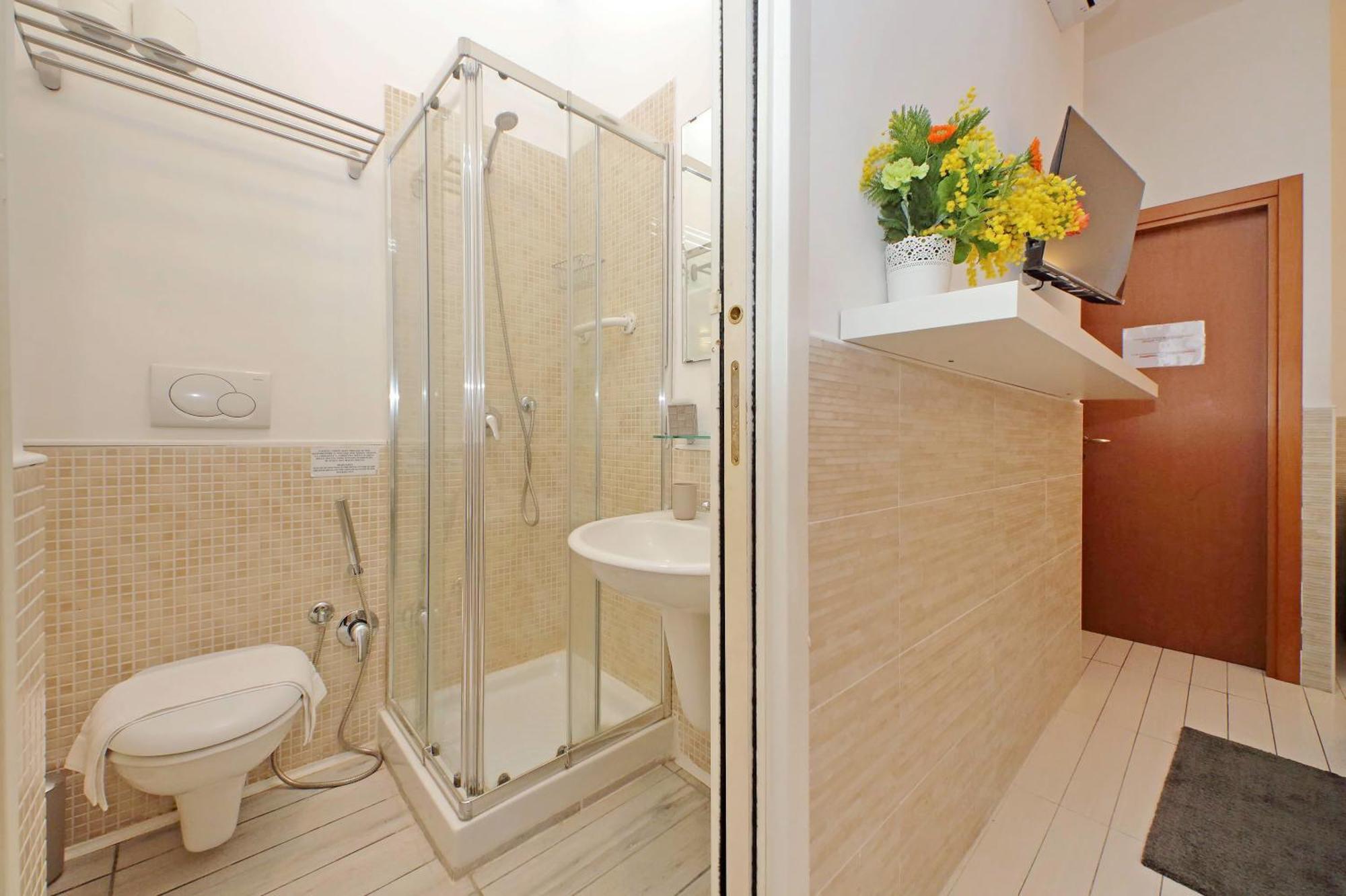 Opera Inn Suites - Rooms And Apartments Roma Ngoại thất bức ảnh